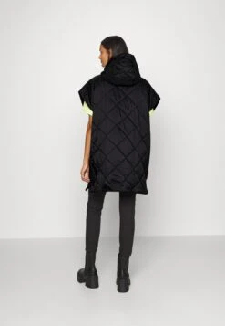 Desigual Poncho - Poncho - Black -Desigual 8ca9713746eb472590f9162abd5706b1