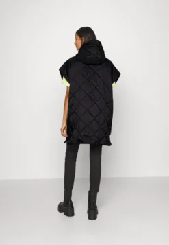 Desigual Poncho - Poncho - Black 7 Desigual Poncho - Poncho - Black -Desigual 8ca9713746eb472590f9162abd5706b1 scaled