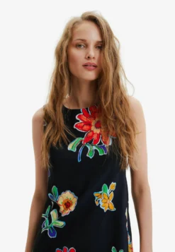 Desigual Shorsleeve Rhinestone - Jurk - Black 8 Desigual Shorsleeve Rhinestone - Jurk - Black -Desigual 9135b6cfdd7f4893a8617e8401bd7af6 scaled