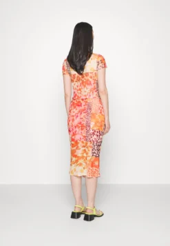 Desigual Fal Aria Patch - Wikkelrok - Orange 7 Desigual Fal Aria Patch - Wikkelrok - Orange -Desigual 91ff8186ba924d129a14d96576eb7e5e scaled