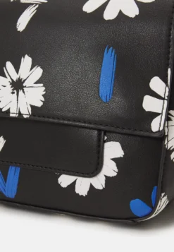 Desigual Bag Margy Phuket Mini - Handtas - Black 9 Desigual Bag Margy Phuket Mini - Handtas - Black -Desigual 94e2a9a12b6a49b5af04d60c1260b2ed scaled