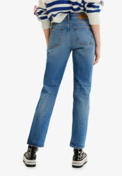 Desigual Rhinestone Detailtraight - Straight Leg Jeans - Blue 7 Desigual Rhinestone Detailtraight - Straight Leg Jeans - Blue -Desigual 95895aea27c04af5b420b425147484a3 scaled