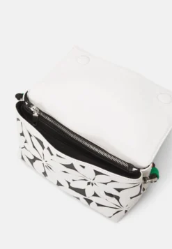 Desigual Venecia- Handtas - Crudo -Desigual 9a140e44cf2747cf912b44bcf8a0810a scaled