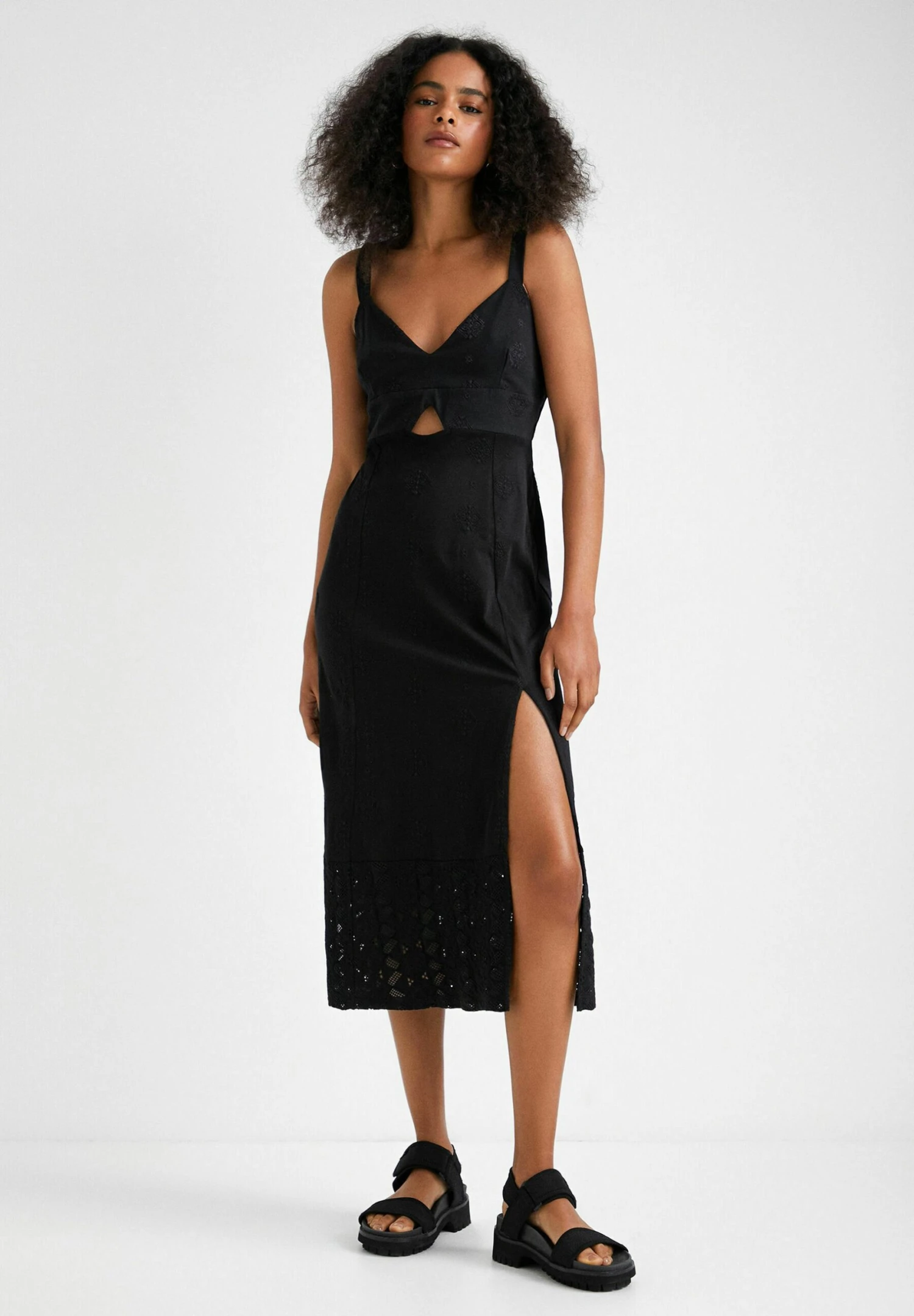 Desigual Embroidered Midi - Jurk - Black 2 Desigual Embroidered Midi - Jurk - Black - Afbeelding 2