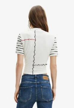 Desigual Tropical Wrap Crop - T-Shirt Print - White -Desigual a0a8b591168542a584a2a06b33da3605