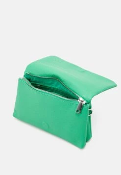 Desigual Dortmund Flap- Schoudertas - Musgo -Desigual a3750c4706374998ba96df461a5e1a81