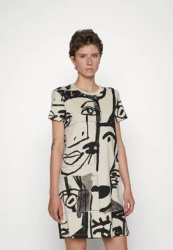 Desigual Vest_Mariscal_Face - Blousejurk - Brown 9 Desigual Vest_Mariscal_Face - Blousejurk - Brown -Desigual a4801feb2efd4caaa95b8d6d5431f301 scaled