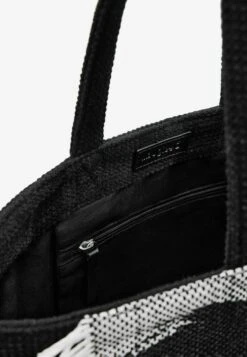 Desigual Large Flower Tote - Shopper - Grey 8 Desigual Large Flower Tote - Shopper - Grey -Desigual a4cfe52e121040d28504781295394145