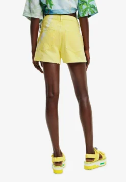 Desigual Tie-Dye Denim - Jeansshort - Yellow 7 Desigual Tie-Dye Denim - Jeansshort - Yellow -Desigual a6c826b0128e4cac87a1c6ba19d37eec scaled