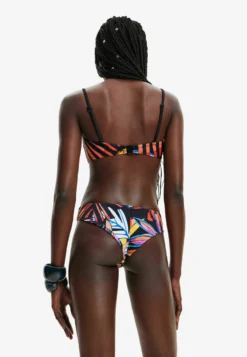 Desigual Tropical Bandeau Bikini - Bikinitop - Black 7 Desigual Tropical Bandeau Bikini - Bikinitop - Black -Desigual a7b112a3a66c49ac933769412b8c7f66 scaled