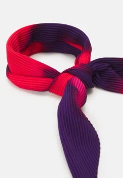 Desigual Square Floral - Halsdoek - Purple Wine -Desigual ab28fab7ce17420ab58436dd0988831d