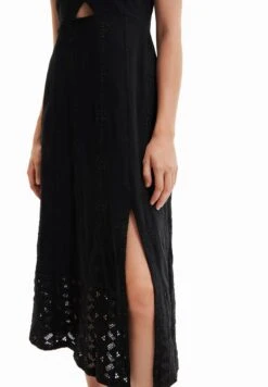 Desigual Embroidered Midi - Jurk - Black 10 Desigual Embroidered Midi - Jurk - Black -Desigual addfad6282174b6480aa8172738ec151