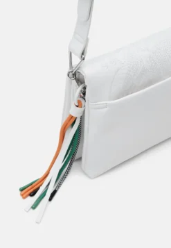 Desigual Alpha Dortmund Flap - Clutch - White -Desigual ae4bc8db601040568b787b1aa4ff685a scaled