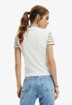 Desigual Textured Knit - T-Shirt Print - White -Desigual b38b4e1c7b49498e945433d396e2a650