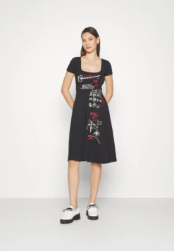 Desigual Road - Jurk - Black 10 Desigual Road - Jurk - Black -Desigual b9905e16f43d4cef9d4c4b714e3d608c scaled