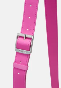 Desigual Bag_Chocolin 23_Rodas - Handtas - Fuxia Magico -Desigual bc063a3a779e4b228b95786412ef7873 scaled