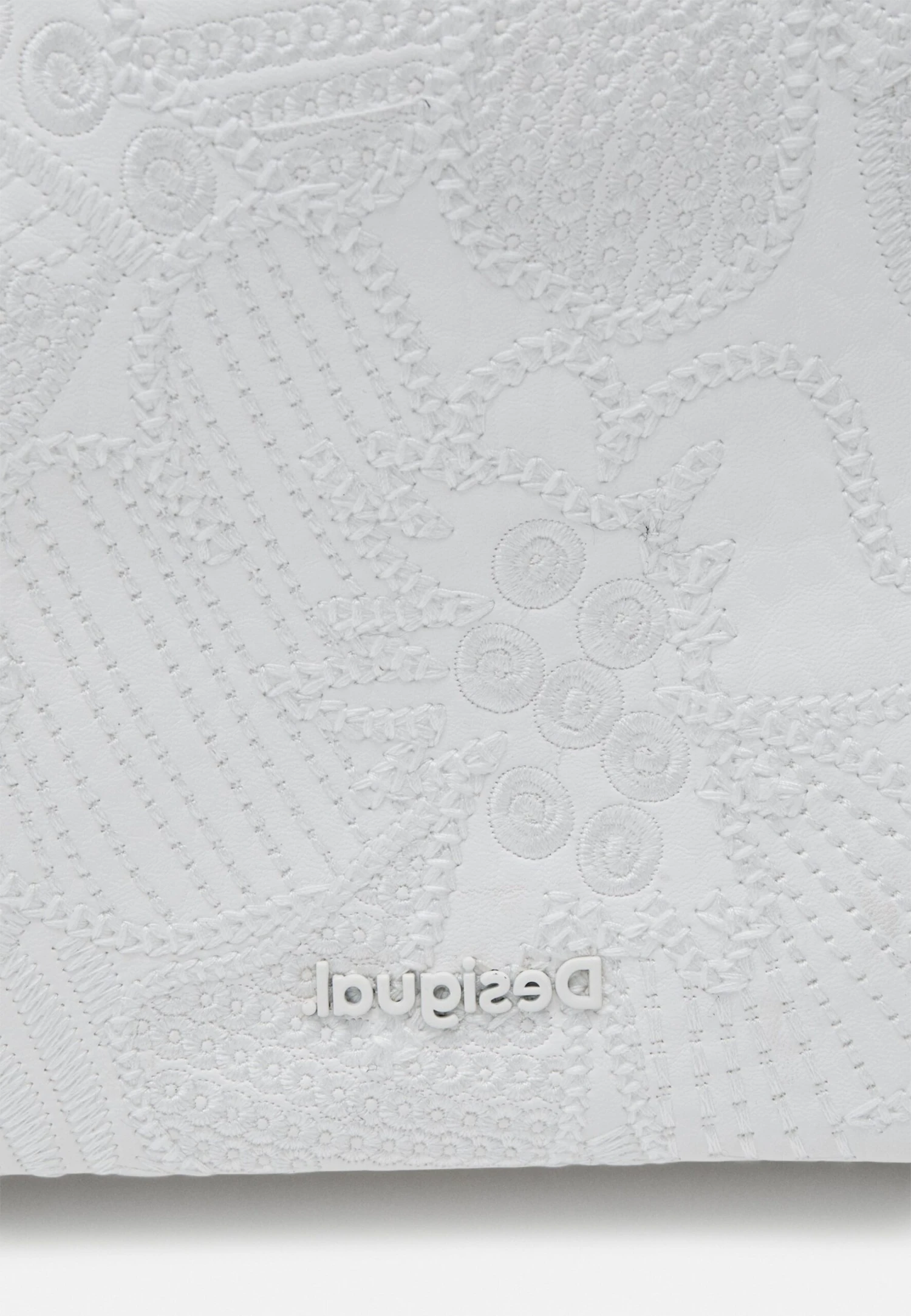 Desigual Alpha Dortmund Flap - Clutch - White 5 Desigual Alpha Dortmund Flap - Clutch - White - Afbeelding 5