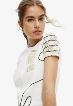 Desigual Textured Knit - T-Shirt Print - White -Desigual c785e6fc164c47a19403aad7321455c7