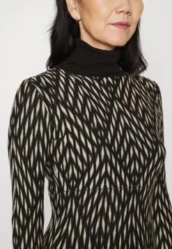Desigual Geometric - Gebreide Jurk - Black 11 Desigual Geometric - Gebreide Jurk - Black -Desigual cd09f2c30756433aa121e56dd00e8206