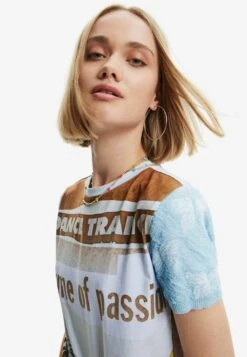 Desigual Textured Newspaper - T-Shirt Print - Blue -Desigual ceb6f72e277647e7834da4dfca334b33
