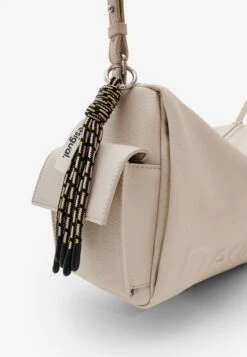 Desigual Midsize Half Logo - Handtas - White -Desigual d4a6690d4ef34a16ad46819e34ec9e51