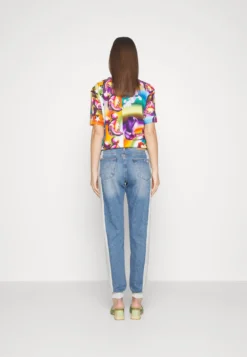 Desigual Lamar - Relaxed Fit Jeans - Denim Medium Wash 12 Desigual Lamar - Relaxed Fit Jeans - Denim Medium Wash -Desigual d5e358d41cc64ff4bfd3130377ddd1f7 scaled