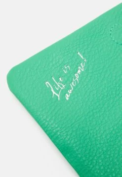 Desigual Dortmund Flap- Schoudertas - Musgo -Desigual dbaccfd5b2c0439cbf7aef02fc46e35f