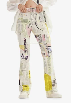 Desigual Newspaper Flare - Broek - White