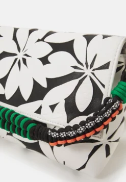 Desigual Venecia- Handtas - Crudo -Desigual debf011a45944b3f88a644ecc00d73ec scaled