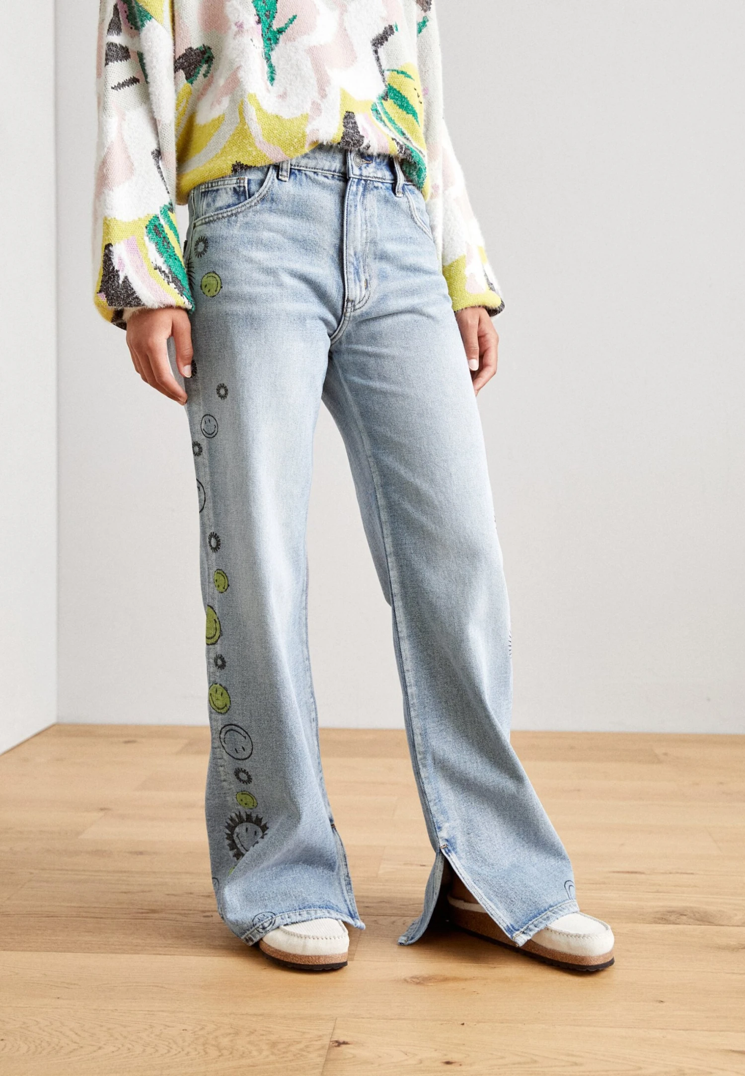 Desigual Smiley - Bootcut Jeans - Denim Medium Wash 1 Desigual Smiley - Bootcut Jeans - Denim Medium Wash