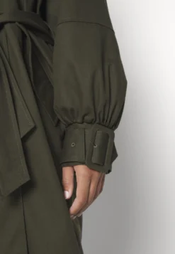 Desigual Jacket Trek - Trenchcoat - Kaki -Desigual e12d3f4f28414e059333bb39e0e92566 scaled