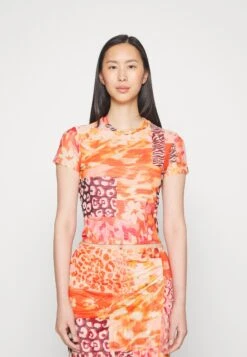 Desigual Patches - T-Shirt Print - Orange -Desigual e2f16e2a1a9b499f908b80f85ae5ed96