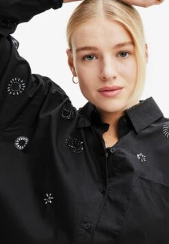Desigual Oversize Embroidered - Overhemdblouse - Black 9 Desigual Oversize Embroidered - Overhemdblouse - Black -Desigual e7ab27b0b4454df5babdefa6985bbd76