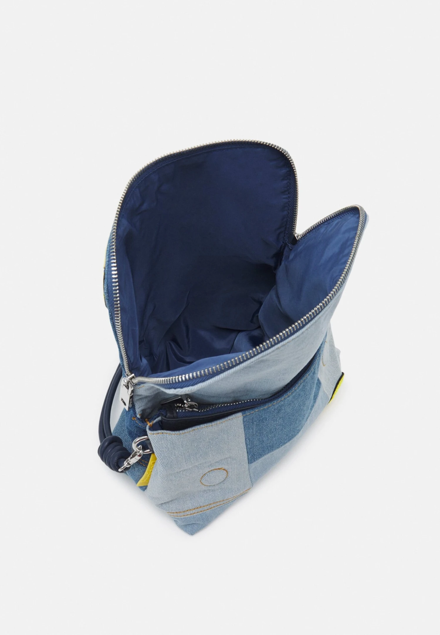 Desigual Bag Smiley Patch Venecia - Schoudertas - Denim Light Grey 4 Desigual Bag Smiley Patch Venecia - Schoudertas - Denim Light Grey - Afbeelding 4