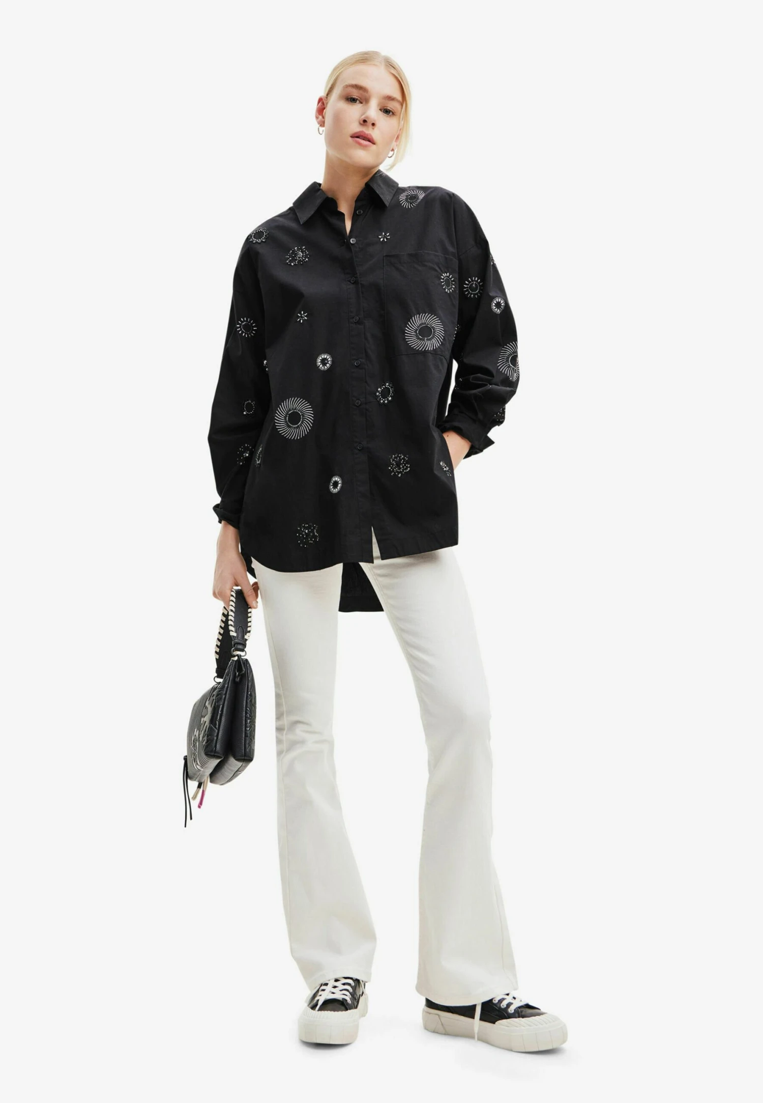 Desigual Oversize Embroidered - Overhemdblouse - Black 2 Desigual Oversize Embroidered - Overhemdblouse - Black - Afbeelding 2