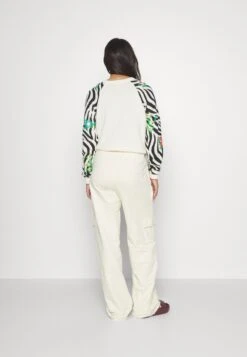 Desigual Pant Nevadi - Cargobroek - Raw -Desigual ebbf9537f4be430eaf98c68aff0e7727