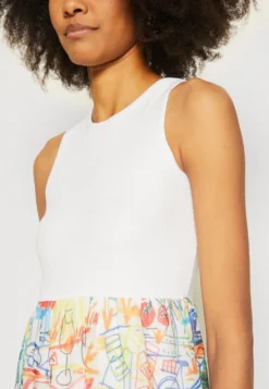 Desigual Vest Quatro - Maxi-Jurk - White -Desigual f1a981168c424dab8af9964bcaa2da23 scaled