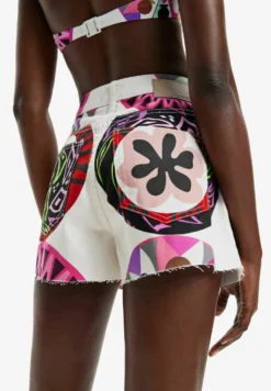 Desigual Designed By M. Christian Lacroix - Jeansshort - White -Desigual f3be99e04d744c11bcc49f69eb1bdd9e scaled