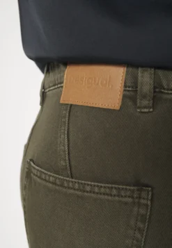 Desigual Denim Riga - Relaxed Fit Jeans - Khaki -Desigual f7d078cb9c1044b6b815bf21242dd8ec scaled