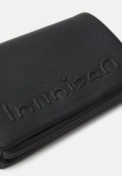 Desigual Bag Half Logo Dortmund Flap Micro - Handtas - Black 11 Desigual Bag Half Logo Dortmund Flap Micro - Handtas - Black -Desigual f9ae88f99d7f466c971eab2ab50e04cb